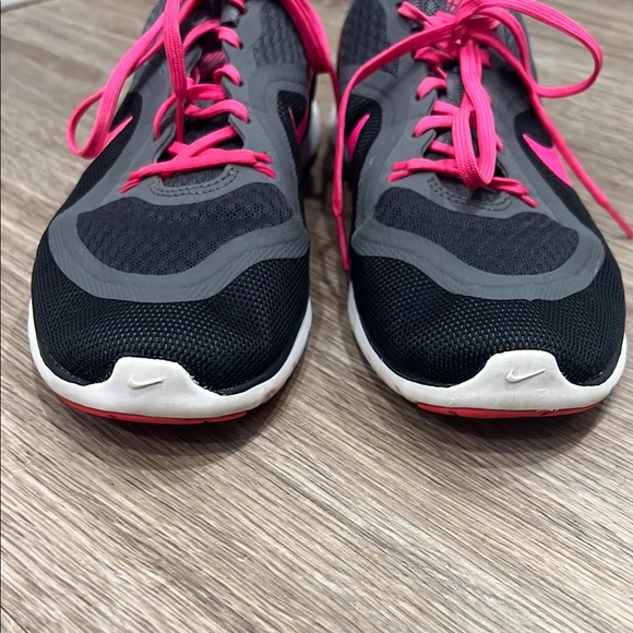 Women's Nike Flex TR 6 size 9 - Picture 2 of 7